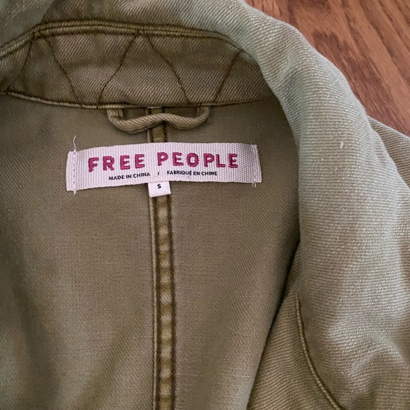 FREE PEOPLE women’s army green, oversized coat, size small - Picture 2 of 6